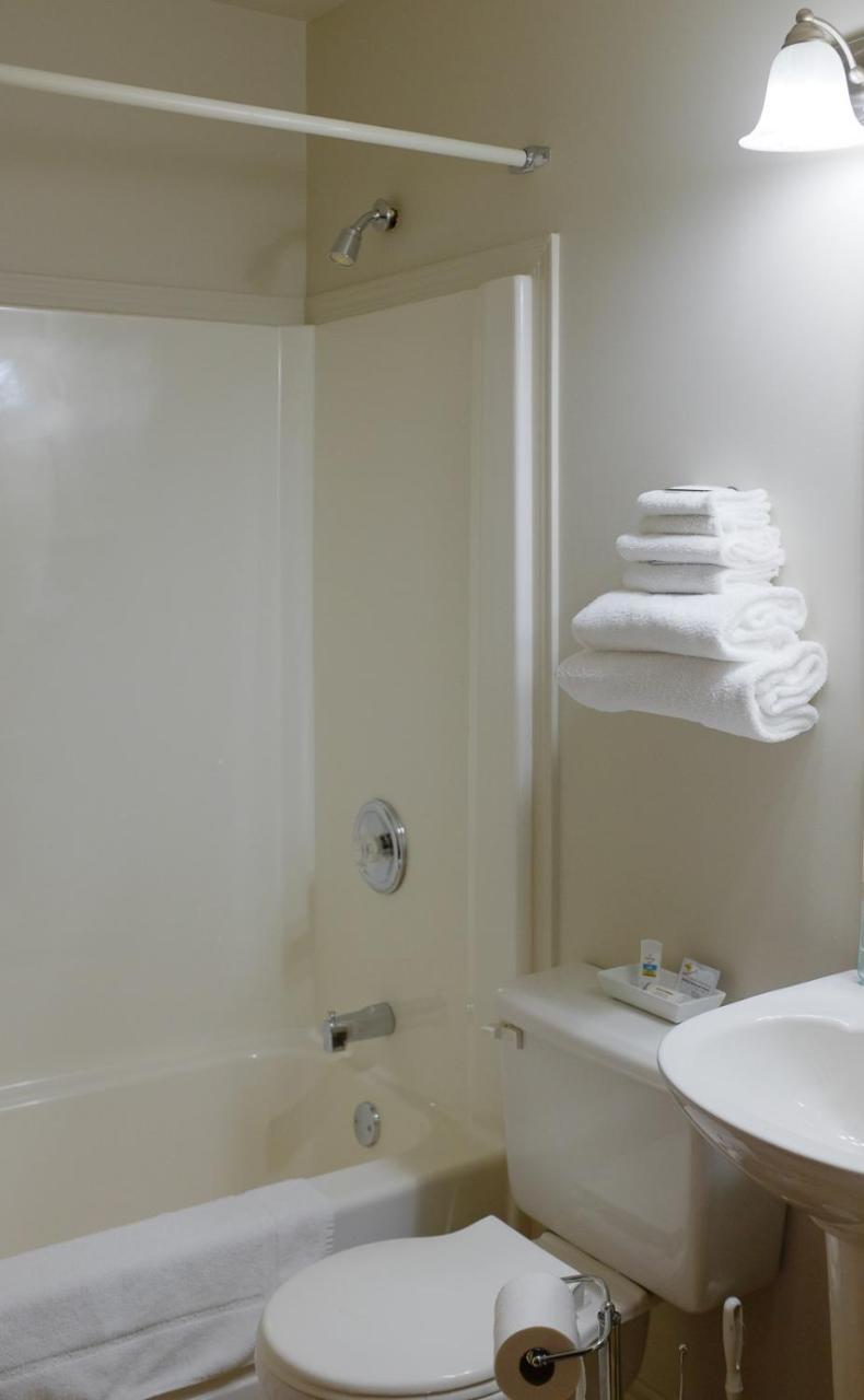 Hotel Robin Hood Гранд Фолс-Уиндзор Экстерьер фото